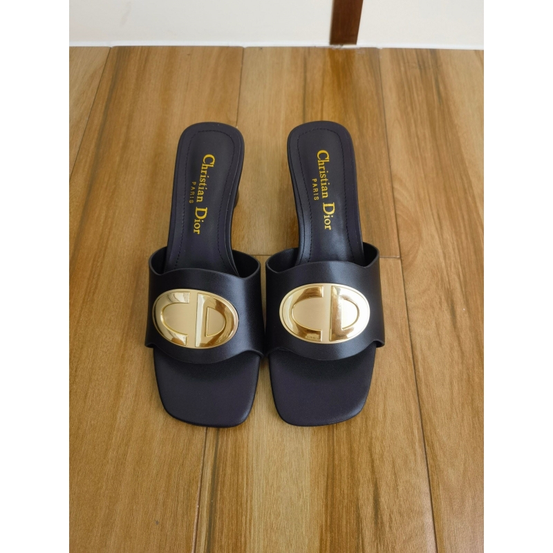 ch**an D*or slippers